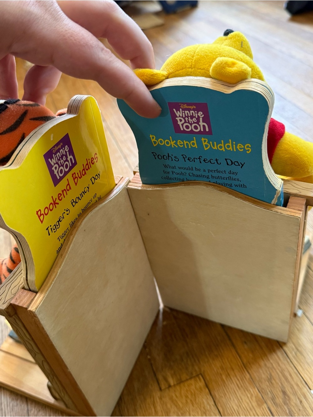 Disney Vintage Winnie the Pooh Bookend Buddies - Tigger & Pooh - Picture 5 of 5